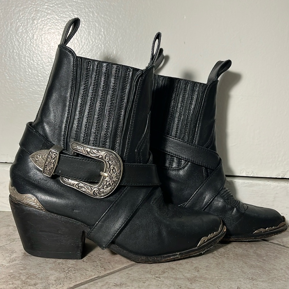 Wandering Coyote cowboy boots!!